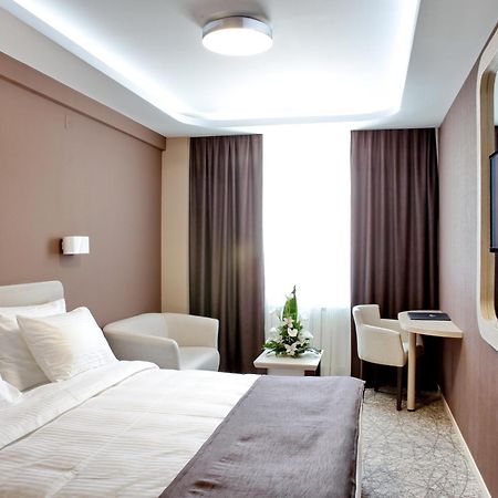 Garni Hotel Aveny Cacak Bagian luar foto