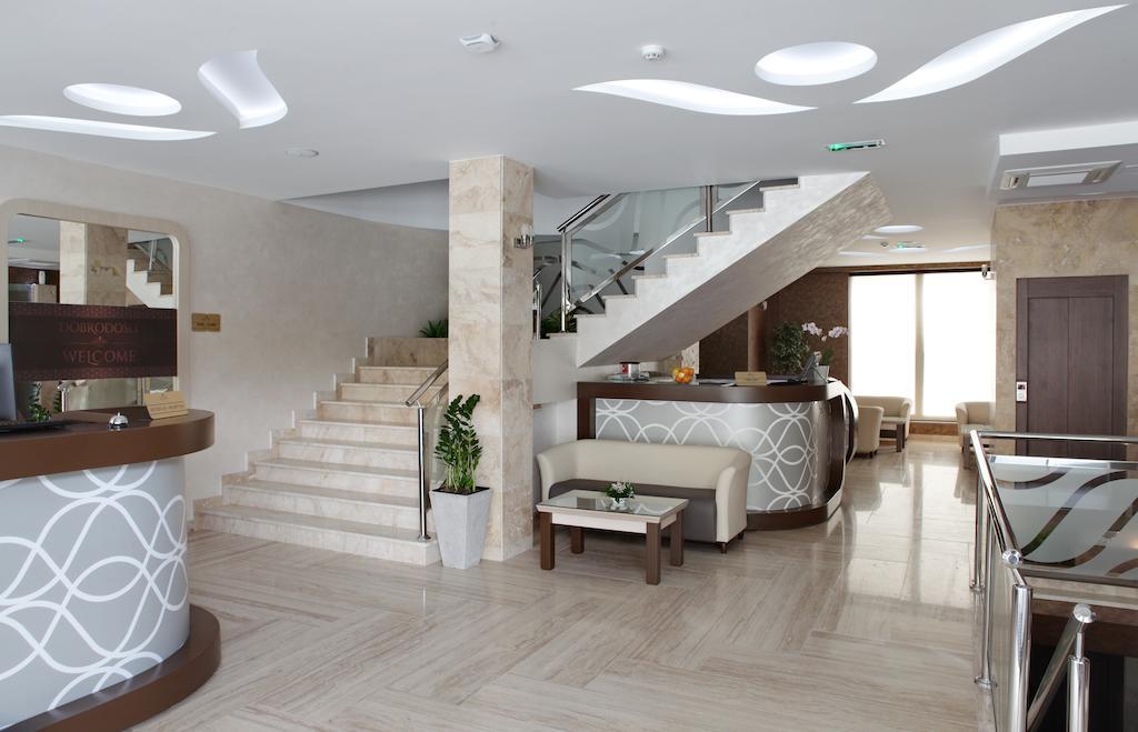 Garni Hotel Aveny Cacak Bagian luar foto