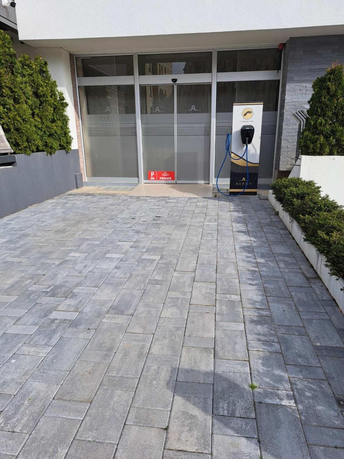 Garni Hotel Aveny Cacak Bagian luar foto