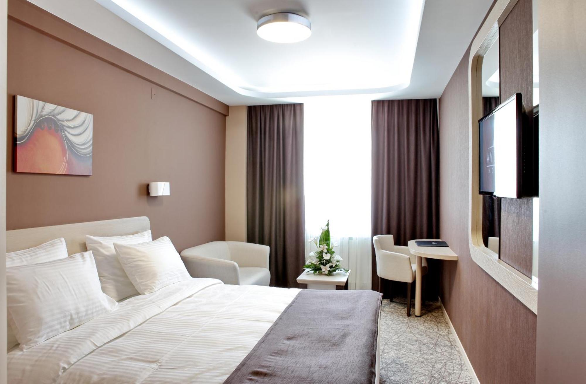 Garni Hotel Aveny Cacak Bagian luar foto