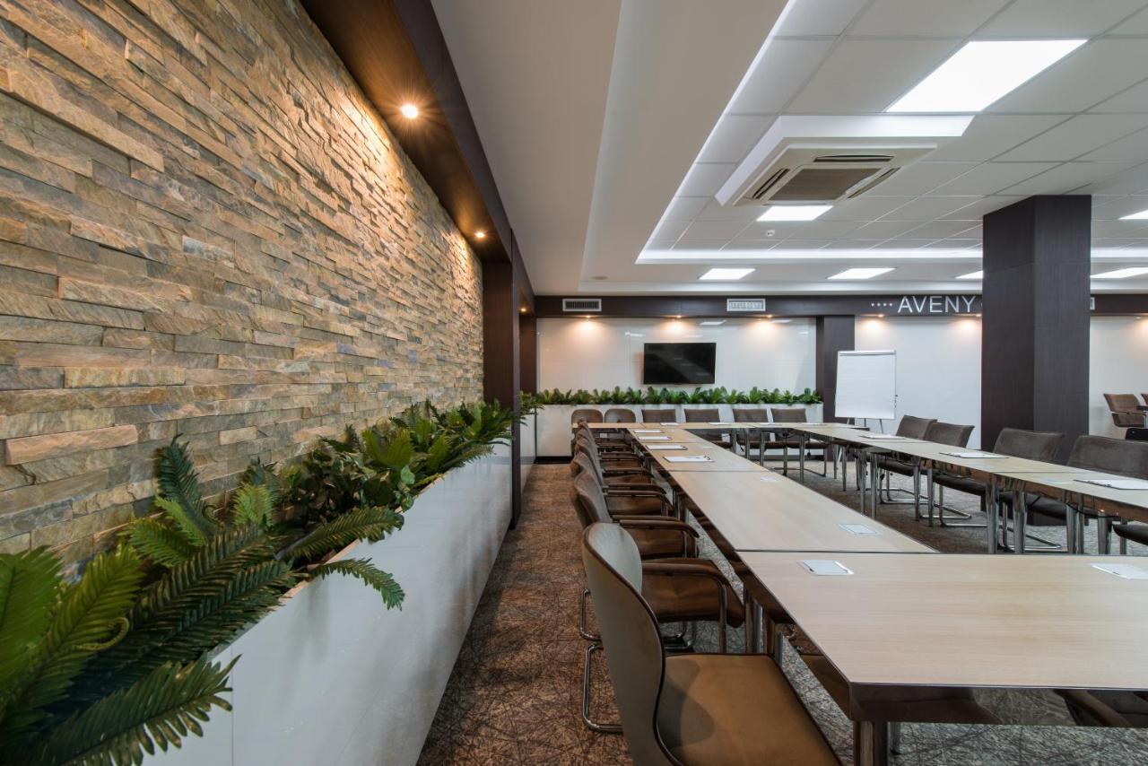 Garni Hotel Aveny Cacak Bagian luar foto