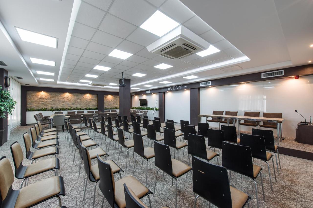 Garni Hotel Aveny Cacak Bagian luar foto